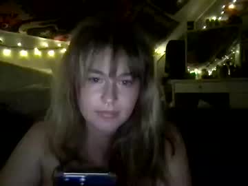 webcam girl kittykissedyou today image #4010298