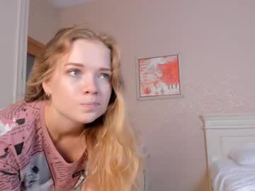 webcam girl emelianae today image #3963073