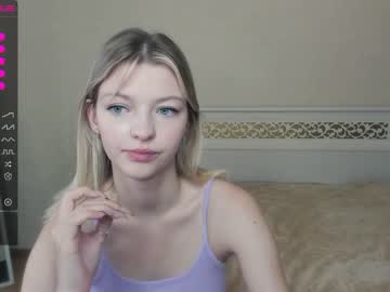 webcam girl white__crystal_ today image #2139892