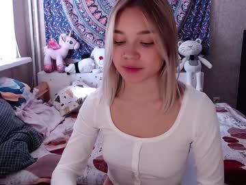 webcam girl babyfromtheforest today image #3917357