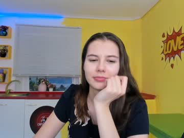 webcam girl carolineprise today image #696623