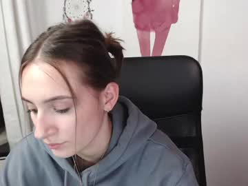 webcam girl lili_petit today image #3116971