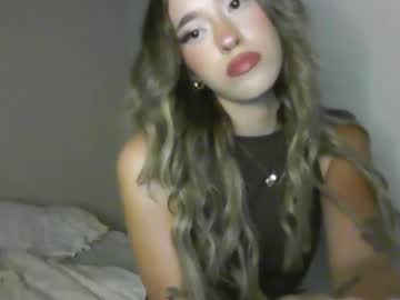 webcam girl mykalaxoxo today image #4035378