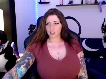 webcam girl bigtittedtattedlesbian today image #1835566