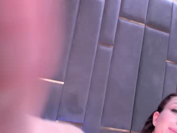 webcam girl queenieandliam today image #3871685