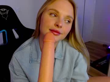 webcam girl sweetiekittyy today image #399389