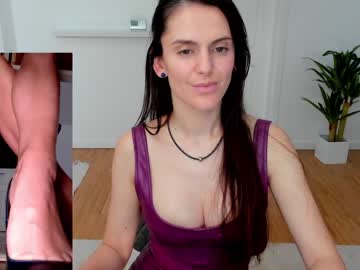 webcam girl wh4thefuck today image #3390395