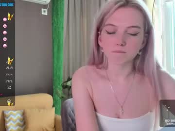 webcam girl small_blondee today image #1645088