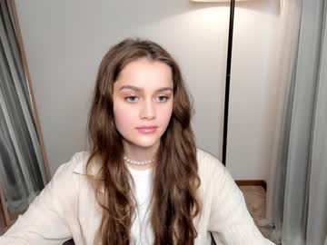 webcam girl creammraspberry today image #3954780