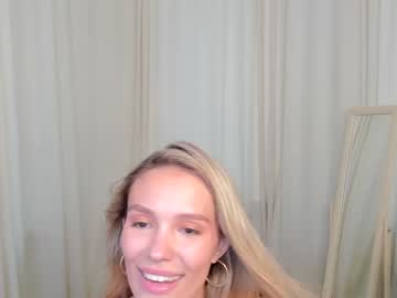 webcam girl nicole_shy_ today image #3947596