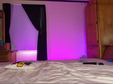 webcam couple ari_lovexo today image #2230322