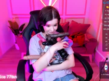 webcam girl arikajoy today image #3433479