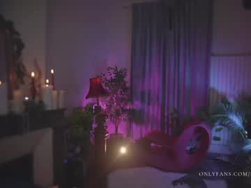webcam girl lucieoude_ today image #3214553