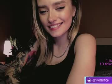 webcam girl _yvie_ today image #3546420