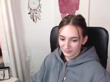 webcam girl lili_petit today image #3116702