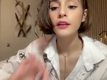 webcam girl crown_of_vice01 today image #3132261
