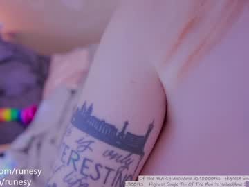 webcam girl runesy today image #2519543