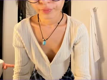 webcam girl akino_17 today image #1861682