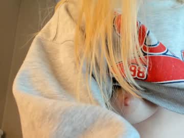 webcam girl hayneiko today image #2810798