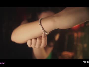 webcam girl lucieoude_ today image #972711