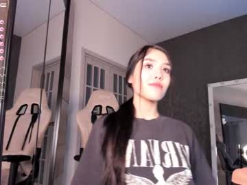 webcam girl aura_kiss today image #2431053