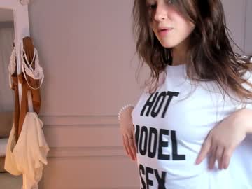 webcam girl heartbroken_girl today image #4046810