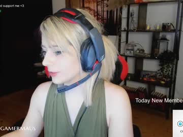 webcam girl kimilee22 today image #813141