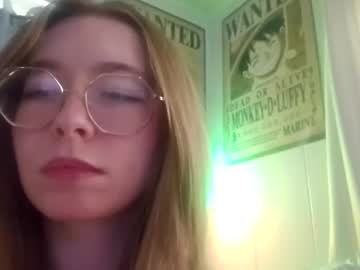 webcam girl luckylychee today image #4019754
