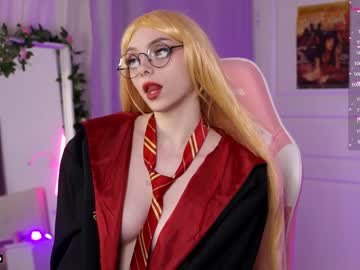 webcam girl holliwould_ today image #3741737