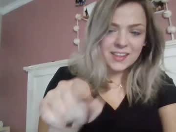webcam girl brittgrace1252 today image #1665039