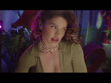 webcam girl lucieoude_ today image #3772256