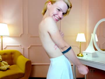 Cam for little_shy_mia