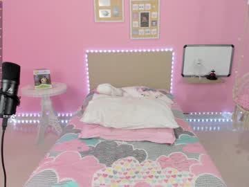 webcam girl little_effy18 today image #2165975