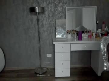webcam girl moniqueeass today image #190122