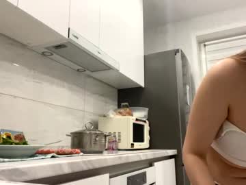webcam girl yana_squrel_22 today image #3870162
