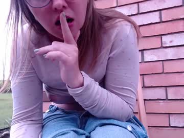 webcam girl juicy_peach88 today image #2025671