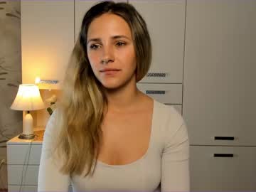 webcam girl layra__ today image #2593102