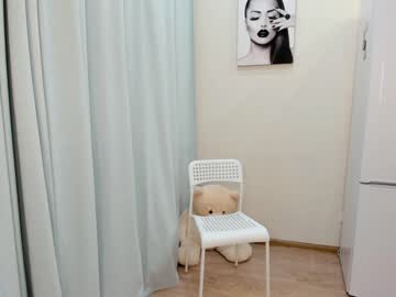 webcam girl yana_squrel_22 today image #2979516