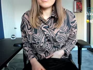 webcam girl eatmypie69 today image #1301037