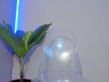 webcam girl laddysmalll_18 today image #389226