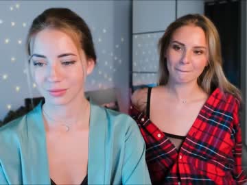 webcam girl emmi_rosee today image #3038552