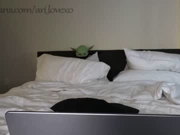 webcam couple ari_lovexo today image #3908311