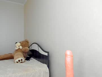 webcam girl yana_squrel_22 today image #918759