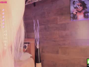 webcam girl yolandabertha today image #3828994