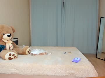 webcam girl yana_squrel_22 today image #1062881