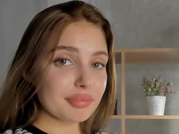 webcam girl julymoments today image #4000343
