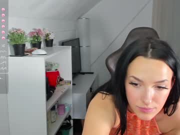 webcam girl efetishism today image #1057528