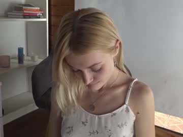 webcam girl joobeelee today image #940526