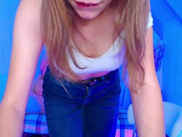 webcam girl littlee_kit1y today image #2713773