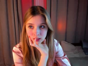 webcam girl milablush today image #3719043